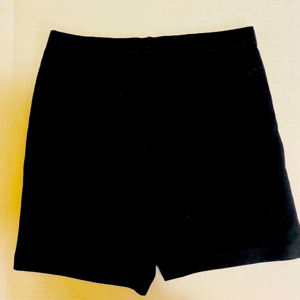 Cute stretch short by Ettel Lut💓
